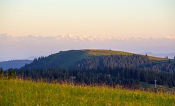 Blick vom Feldberg auf Herzogenhorn und Alpenkette. Foto: Achim Mende