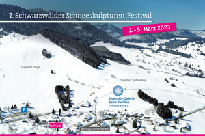 Blick auf das Gelnde vom Schneeskulpturen-Festival oberhalb vom Ortsteil Bernau-Innnerlehen, auf einem kleinen Plateau.