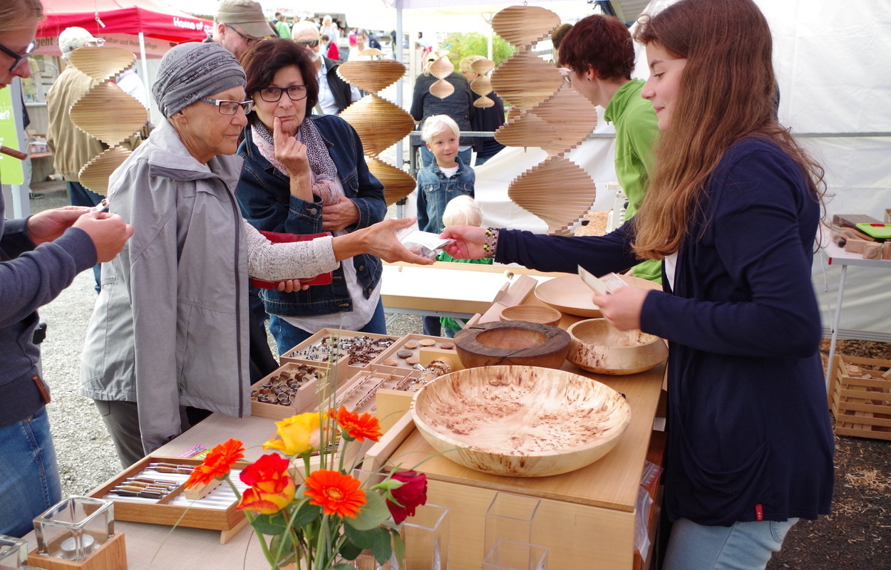 Bernau Schwarzwald Naturpark-Markt Seifenstand_Foto Klaus Hansen.jpg